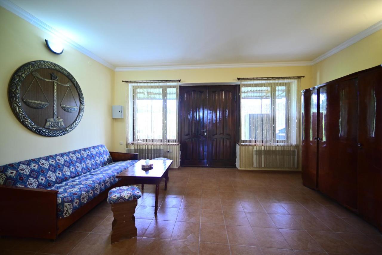 Sevan Tarsus Guesthouse Tsovazard Εξωτερικό φωτογραφία