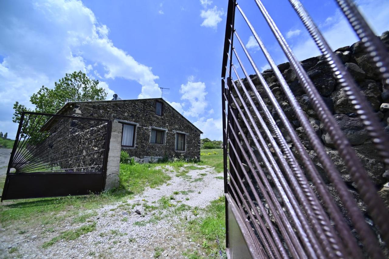 Sevan Tarsus Guesthouse Tsovazard Εξωτερικό φωτογραφία
